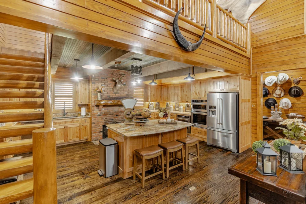 Roland Cabin Image 02