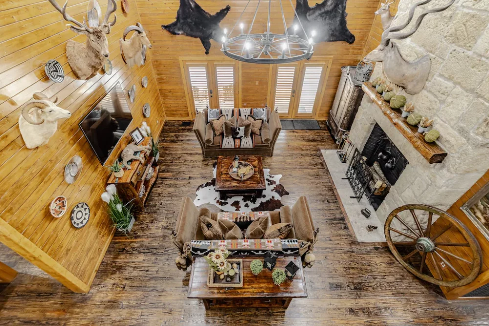 Roland Cabin Image 03