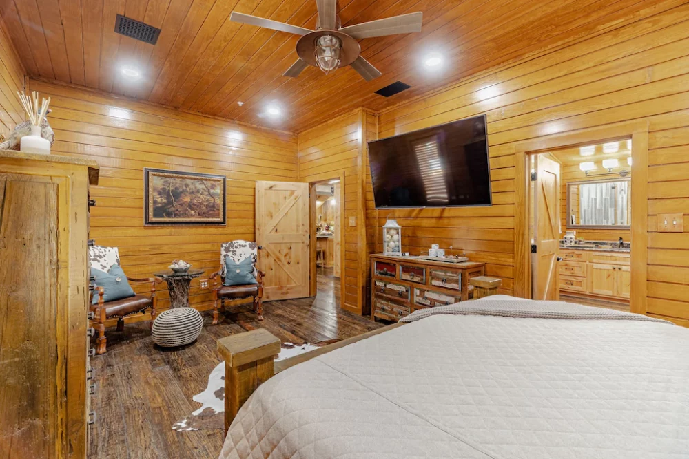 Roland Cabin Image 05