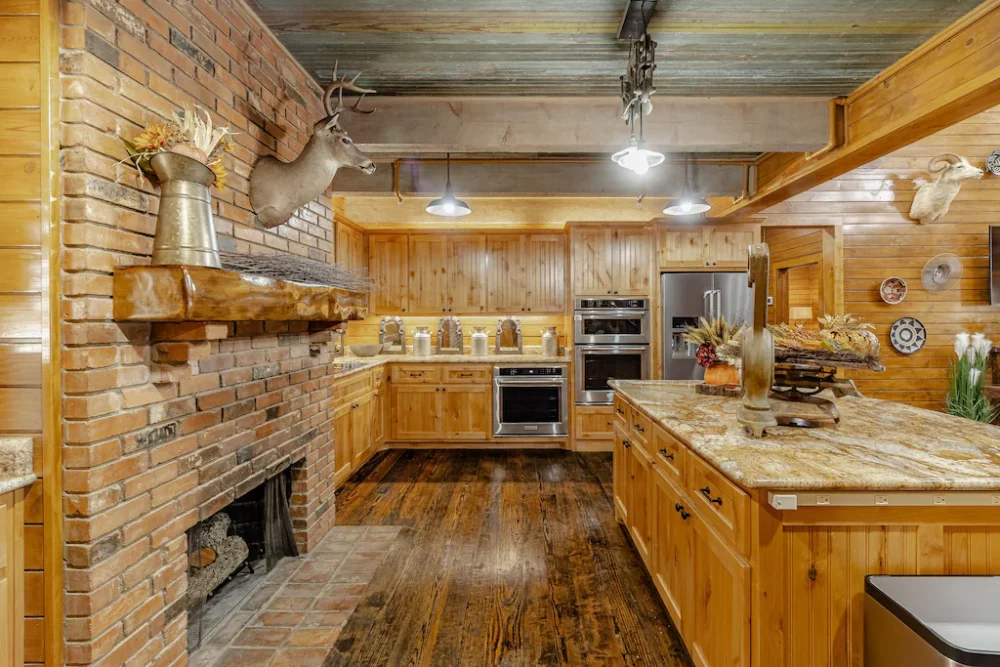 Roland Cabin Image 07