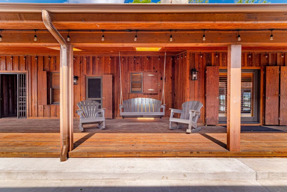 Roland Cabin Image 10